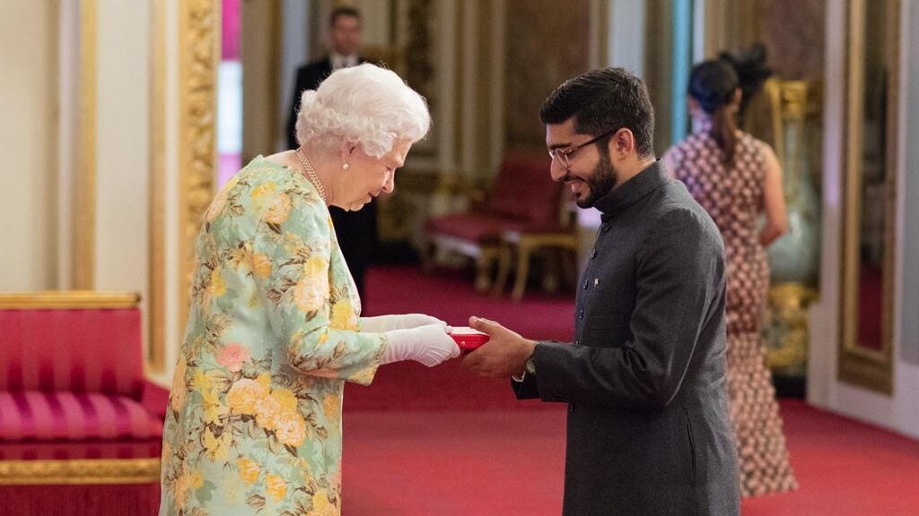 Haroon Yasin (SFS â15) honored by Her Majesty Queen Elizabeth II